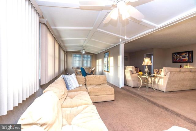 29 HOPE RD, Levittown, PA 19056