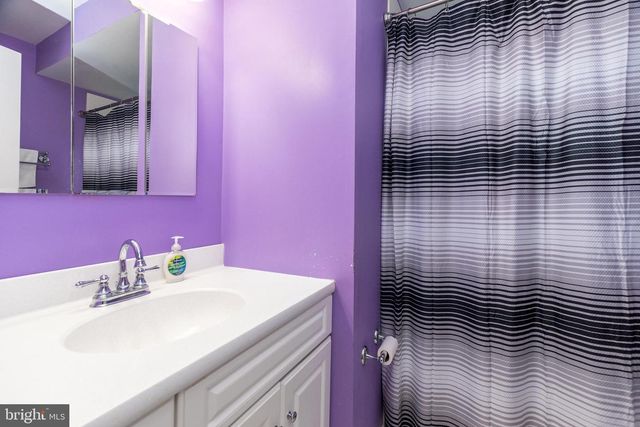 29 HOPE RD, Levittown, PA 19056