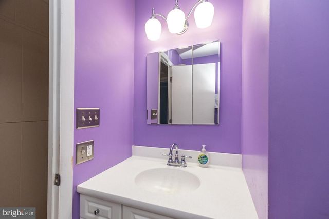 29 HOPE RD, Levittown, PA 19056