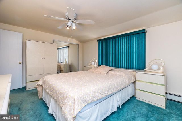 29 HOPE RD, Levittown, PA 19056