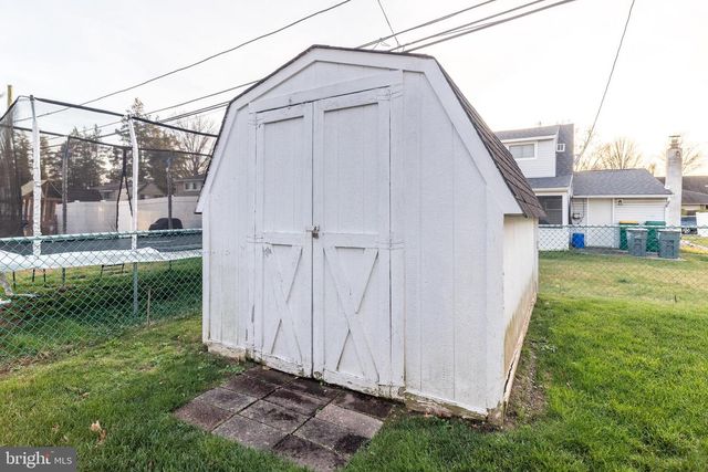 29 HOPE RD, Levittown, PA 19056