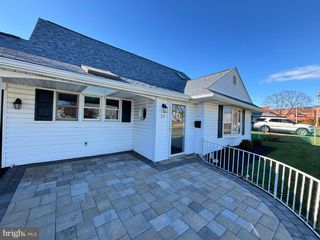 29 HOPE RD, Levittown, PA 19056