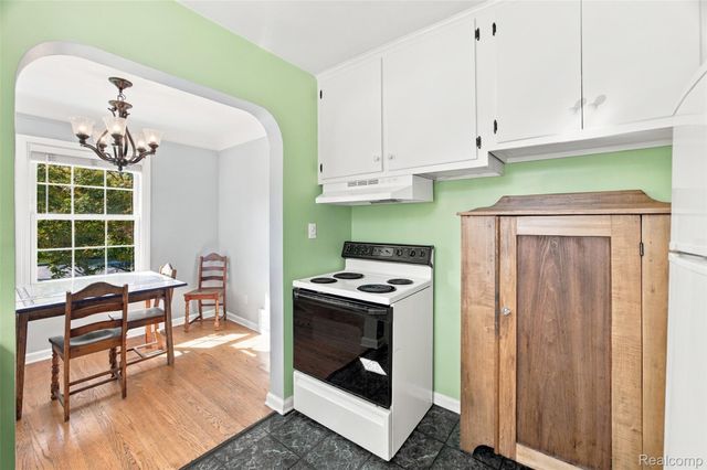 23800 Buckingham Street, Dearborn, MI 48128