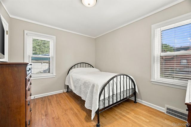 23800 Buckingham Street, Dearborn, MI 48128