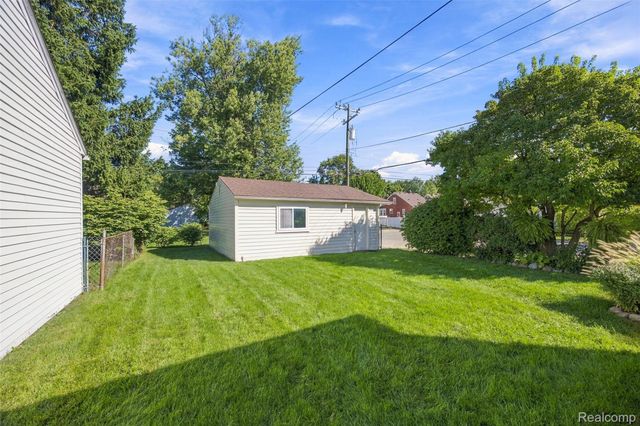 23800 Buckingham Street, Dearborn, MI 48128