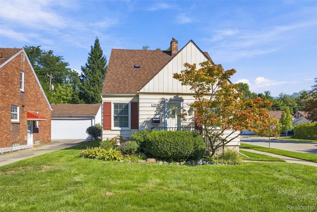 23800 Buckingham Street, Dearborn, MI 48128