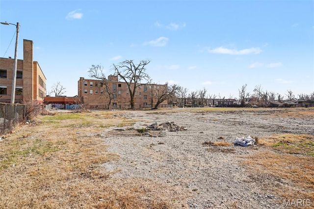 4253 Clarence Avenue, St Louis, MO 63115