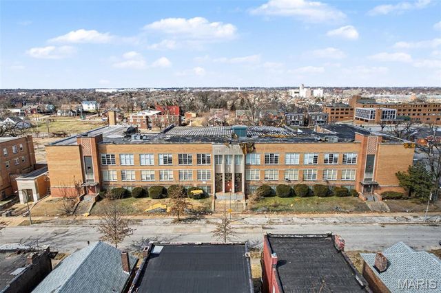 4253 Clarence Avenue, St Louis, MO 63115