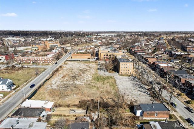 4253 Clarence Avenue, St Louis, MO 63115