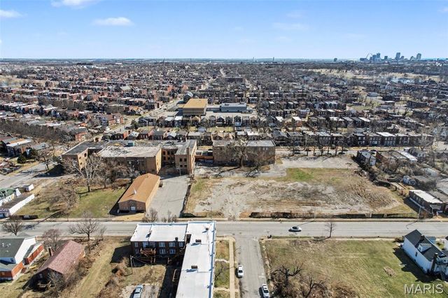 4253 Clarence Avenue, St Louis, MO 63115