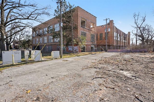 4253 Clarence Avenue, St Louis, MO 63115