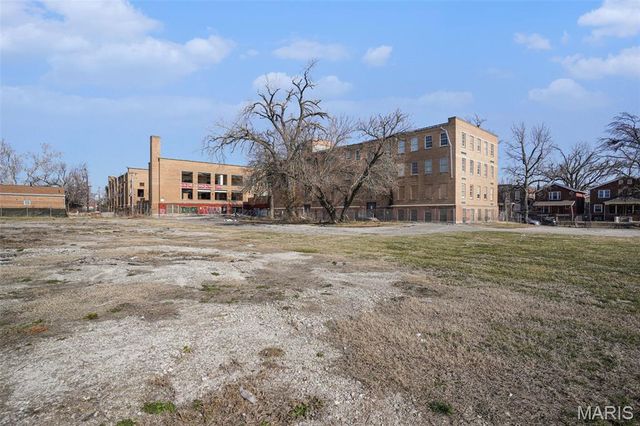 4253 Clarence Avenue, St Louis, MO 63115