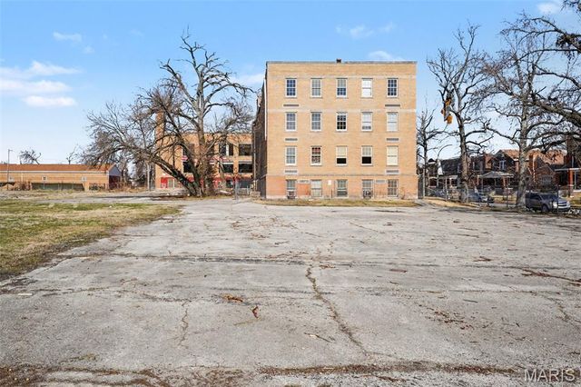 4253 Clarence Avenue, St Louis, MO 63115