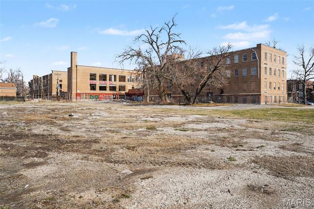 4253 Clarence Avenue, St Louis, MO 63115