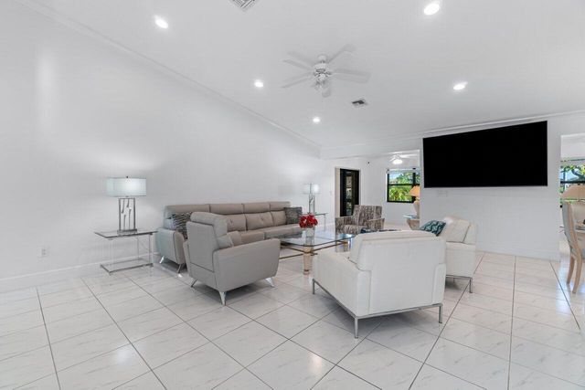 5605 Forest Oaks Terrace, Delray Beach, FL 33484