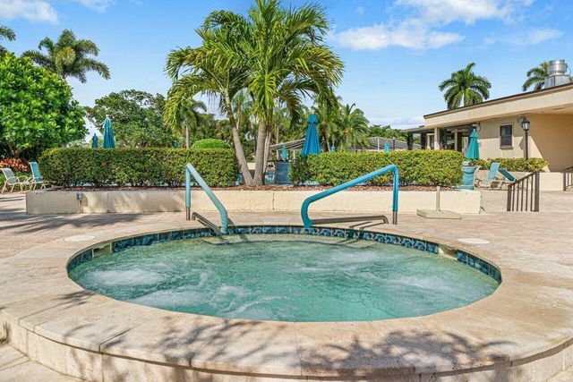 5605 Forest Oaks Terrace, Delray Beach, FL 33484