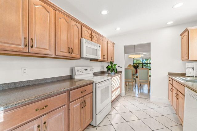 5605 Forest Oaks Terrace, Delray Beach, FL 33484