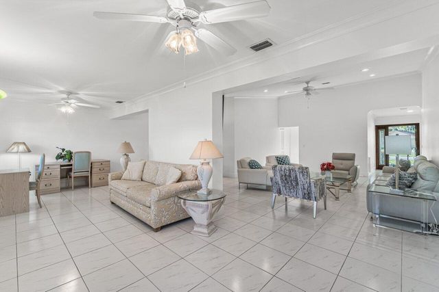 5605 Forest Oaks Terrace, Delray Beach, FL 33484