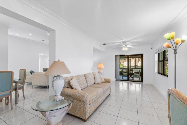 5605 Forest Oaks Terrace, Delray Beach, FL 33484