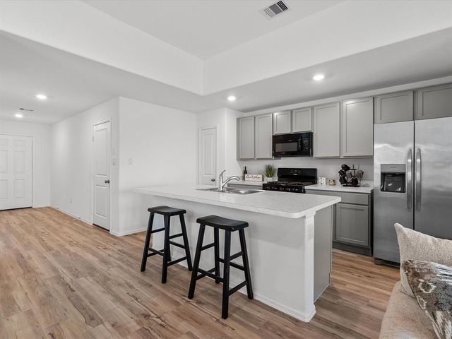 512 Maple Bend, La Marque, TX 77568