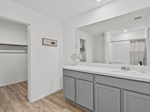 512 Maple Bend, La Marque, TX 77568