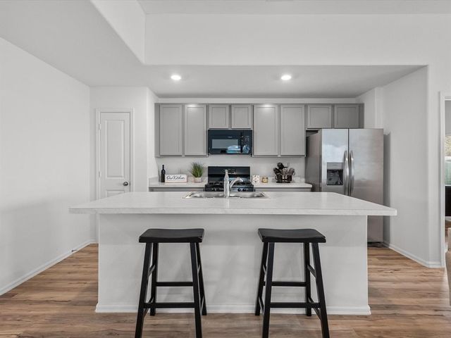 512 Maple Bend, La Marque, TX 77568
