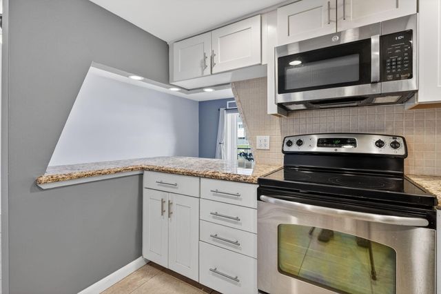 121 Wettaw Lane 112, North Palm Beach, FL 33408