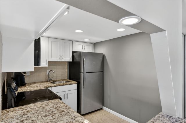 121 Wettaw Lane 112, North Palm Beach, FL 33408