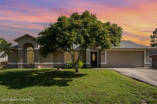 866 Lynbrook Street NW, Palm Bay, FL 32907