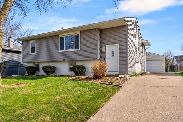 2010 W 55th Street, Davenport, IA 52806