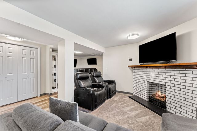 2010 W 55th Street, Davenport, IA 52806