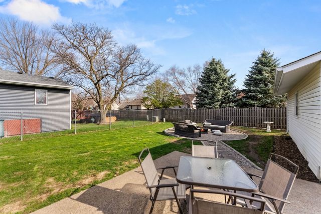 2010 W 55th Street, Davenport, IA 52806