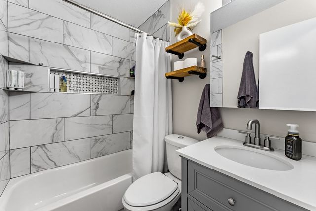 2010 W 55th Street, Davenport, IA 52806