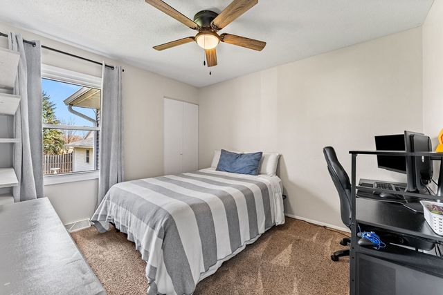 2010 W 55th Street, Davenport, IA 52806