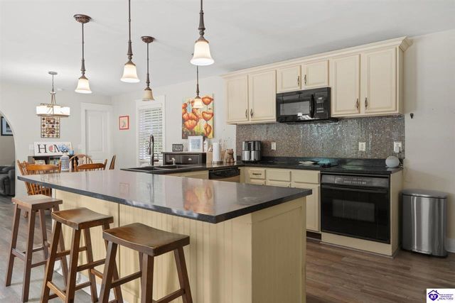 219 Villa Ray Drive, Radcliff, KY 40160