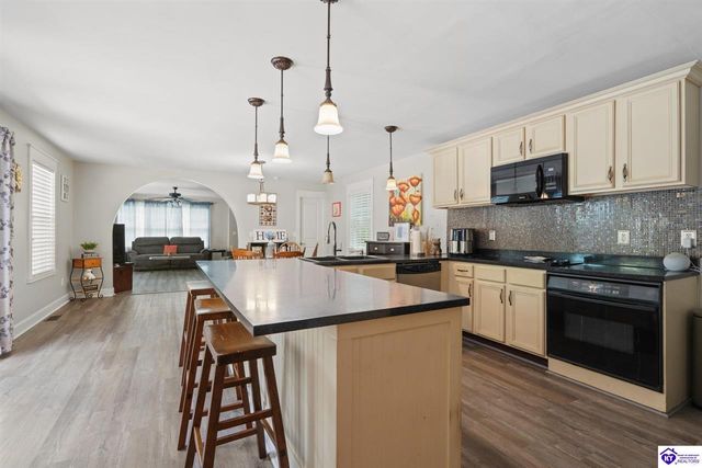 219 Villa Ray Drive, Radcliff, KY 40160