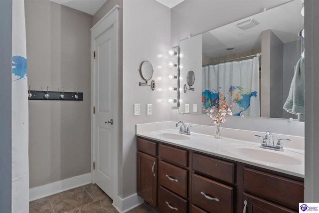 219 Villa Ray Drive, Radcliff, KY 40160