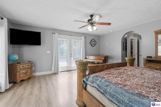 219 Villa Ray Drive, Radcliff, KY 40160