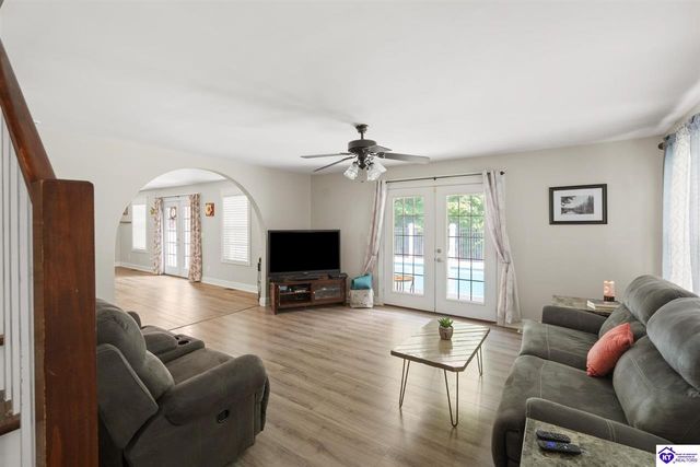 219 Villa Ray Drive, Radcliff, KY 40160