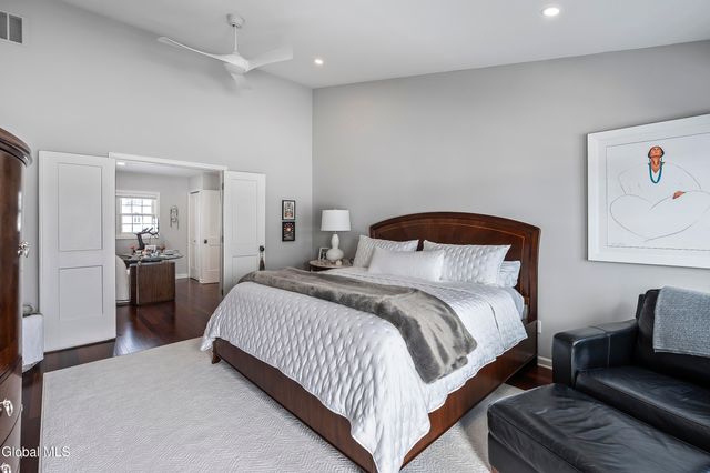 4 Beach Court, Saratoga Springs, NY 12866