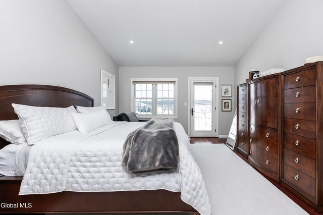 4 Beach Court, Saratoga Springs, NY 12866