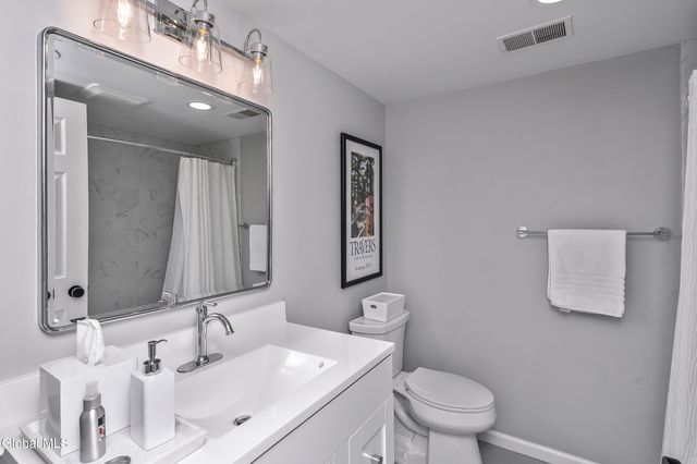 4 Beach Court, Saratoga Springs, NY 12866