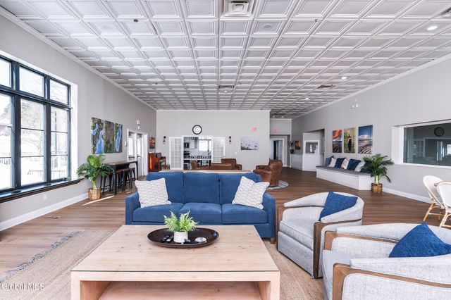 4 Beach Court, Saratoga Springs, NY 12866