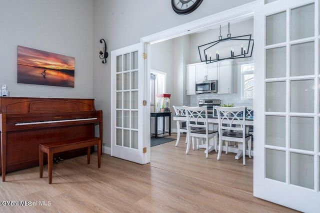 4 Beach Court, Saratoga Springs, NY 12866