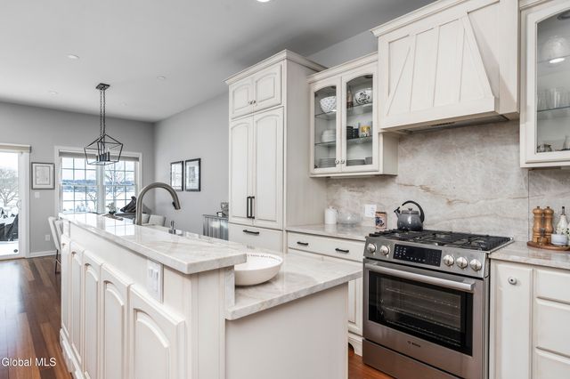 4 Beach Court, Saratoga Springs, NY 12866