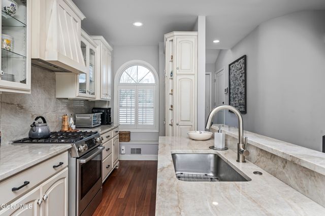 4 Beach Court, Saratoga Springs, NY 12866