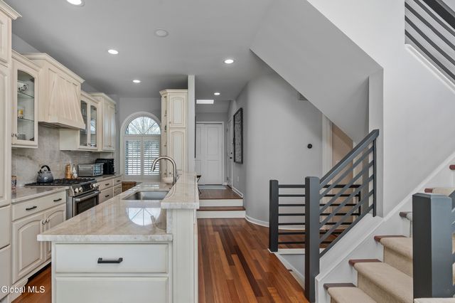 4 Beach Court, Saratoga Springs, NY 12866