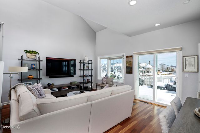 4 Beach Court, Saratoga Springs, NY 12866