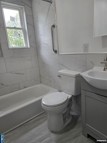 36 Augusta, Elmwood Park, NJ 07407