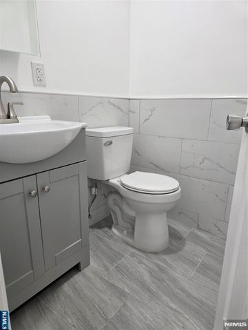 36 Augusta, Elmwood Park, NJ 07407